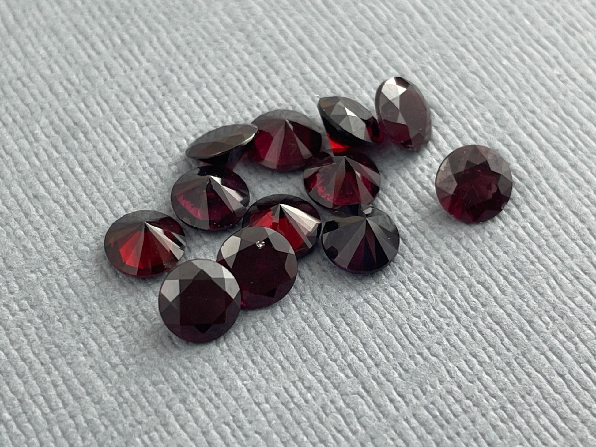 5mm Arizona Anthill Chrome Pyrope Garnet | Loose Round Faceted Gemstone | USA Mined - Gem Enthusiast