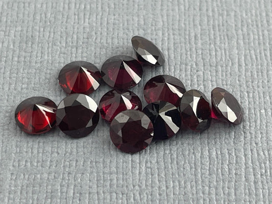 5mm Arizona Anthill Chrome Pyrope Garnet | Loose Round Faceted Gemstone | USA Mined - Gem Enthusiast