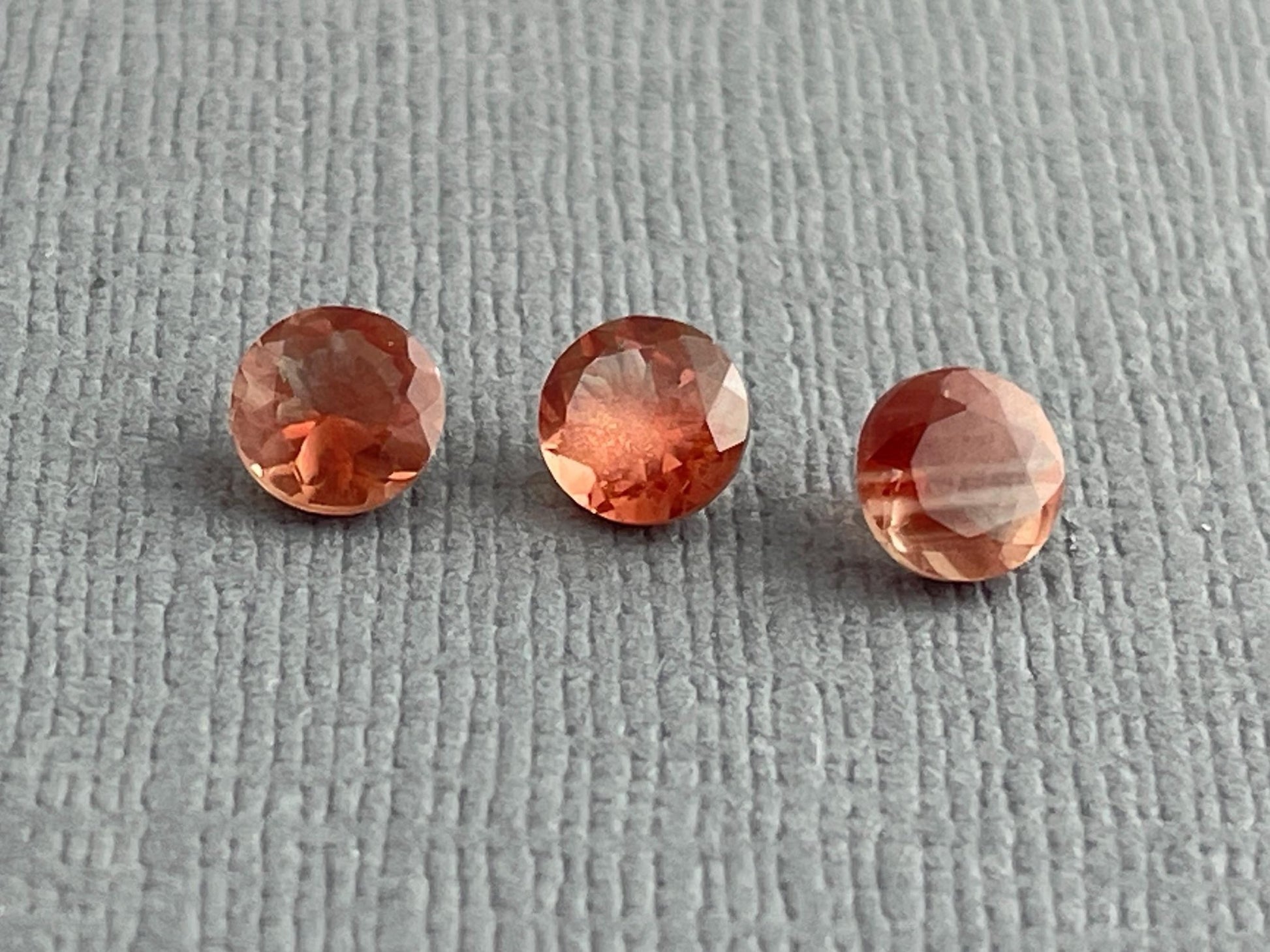 5mm Oregon Sunstone Lot | Red with Schiller and Zoning | Faceted Round Gemstones | OSF205 - Oregon Sunstone - Gem Enthusiast