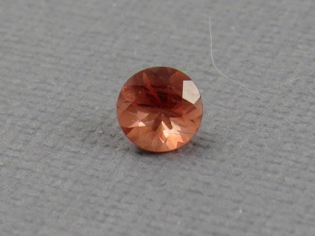 5mm Oregon Sunstone Round | Faceted Ethically Sourced Gemstone | OSF235 - Gem Enthusiast