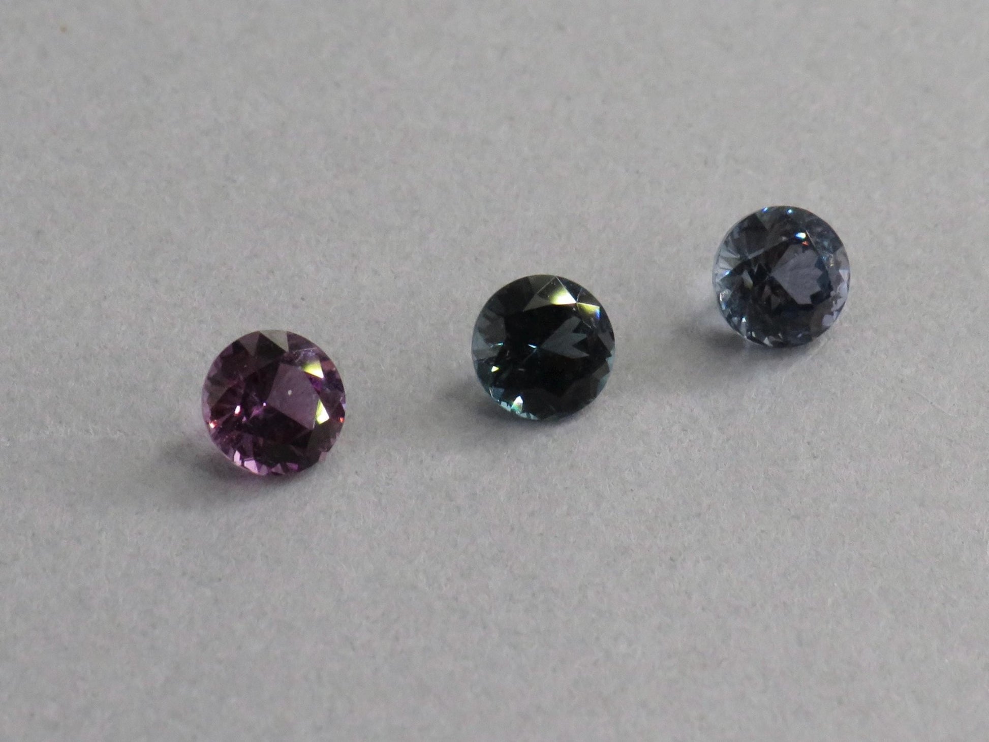5mm Purple Blue Spinel Faceted Round | Per Stone | Natural Gemstone | SL126 - Gem Enthusiast