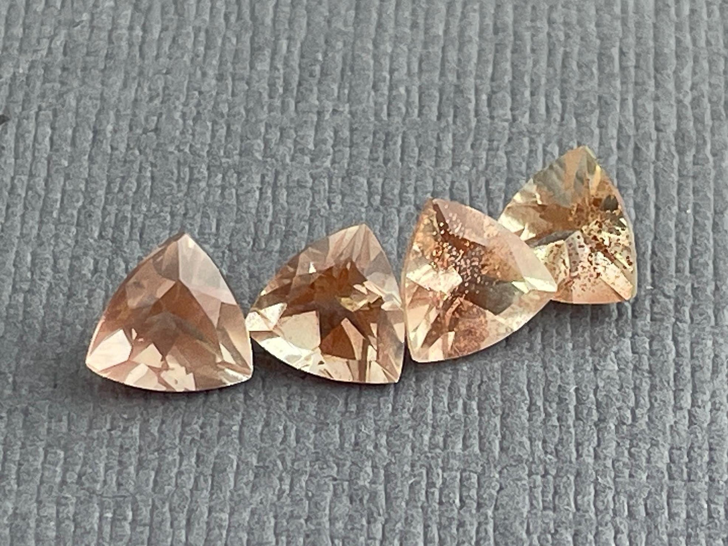 6mm Oregon Sunstone Trillion | Single Stone | Pale Peach or Green - Gem Enthusiast