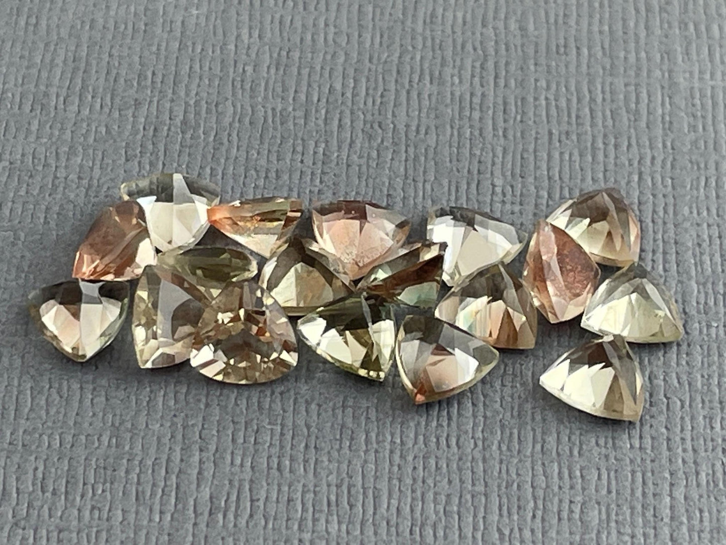 6mm Oregon Sunstone Trillion | Single Stone | Pale Peach or Green - Gem Enthusiast