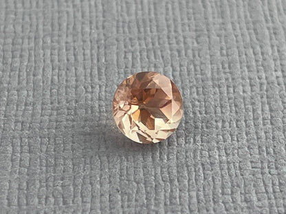 6mm Oregon Sunstone with Schiller | Round American Gemstone | OSF147 - Oregon Sunstone - Gem Enthusiast