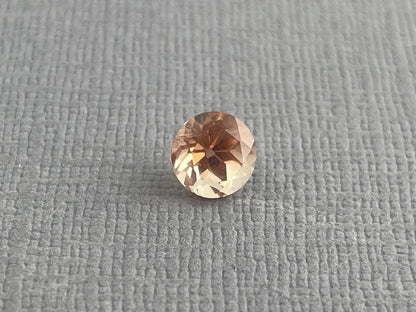6mm Oregon Sunstone with Schiller | Round American Gemstone | OSF147 - Oregon Sunstone - Gem Enthusiast