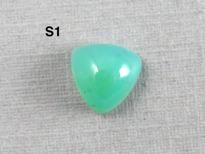 7mm Gem Silica Cabochon Triangle | avg 1.3ct | Per Stone | Peru | CH131 - Gem Enthusiast