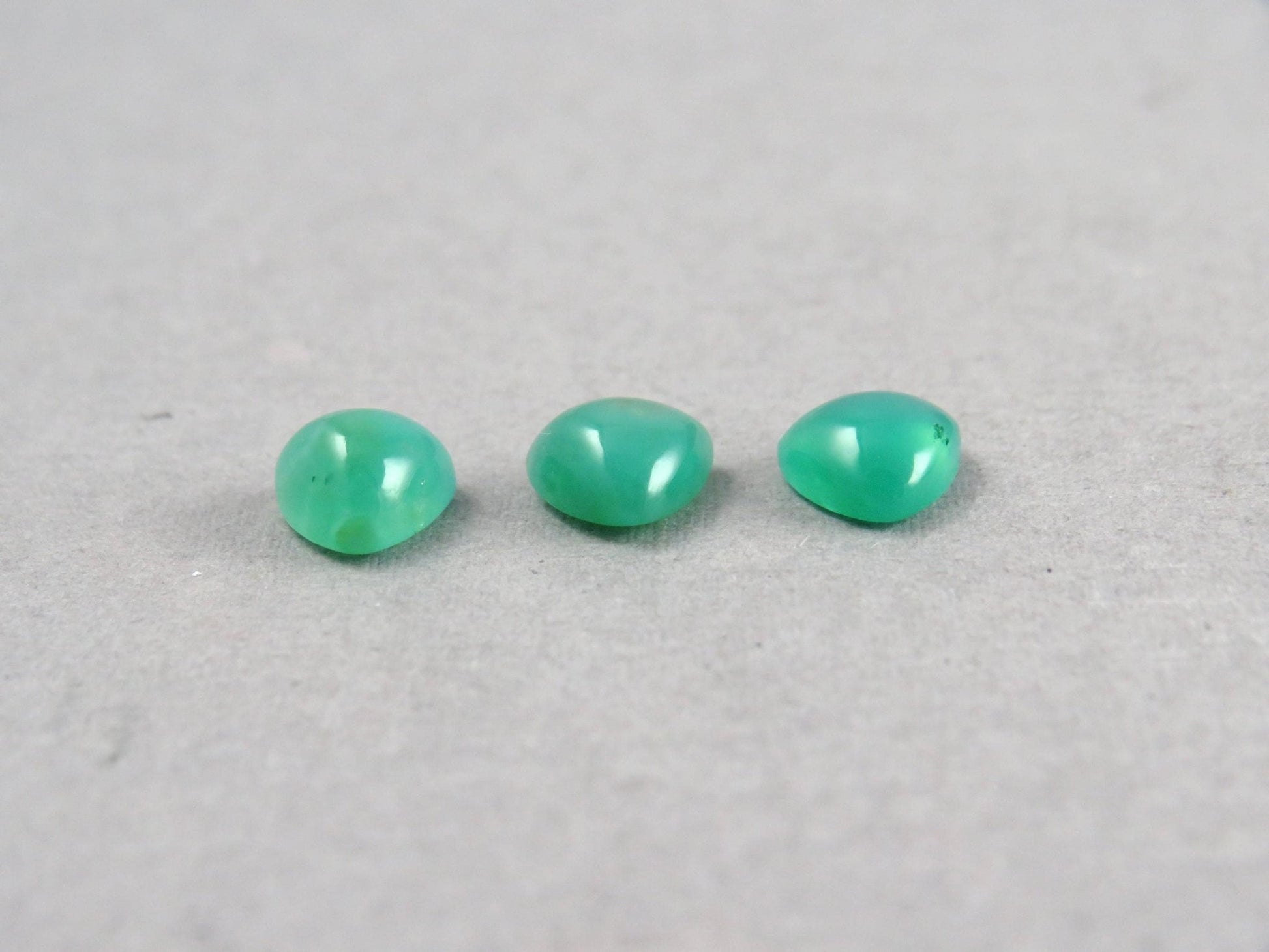 7mm Gem Silica Cabochon Triangle | avg 1.3ct | Per Stone | Peru | CH131 - Gem Enthusiast