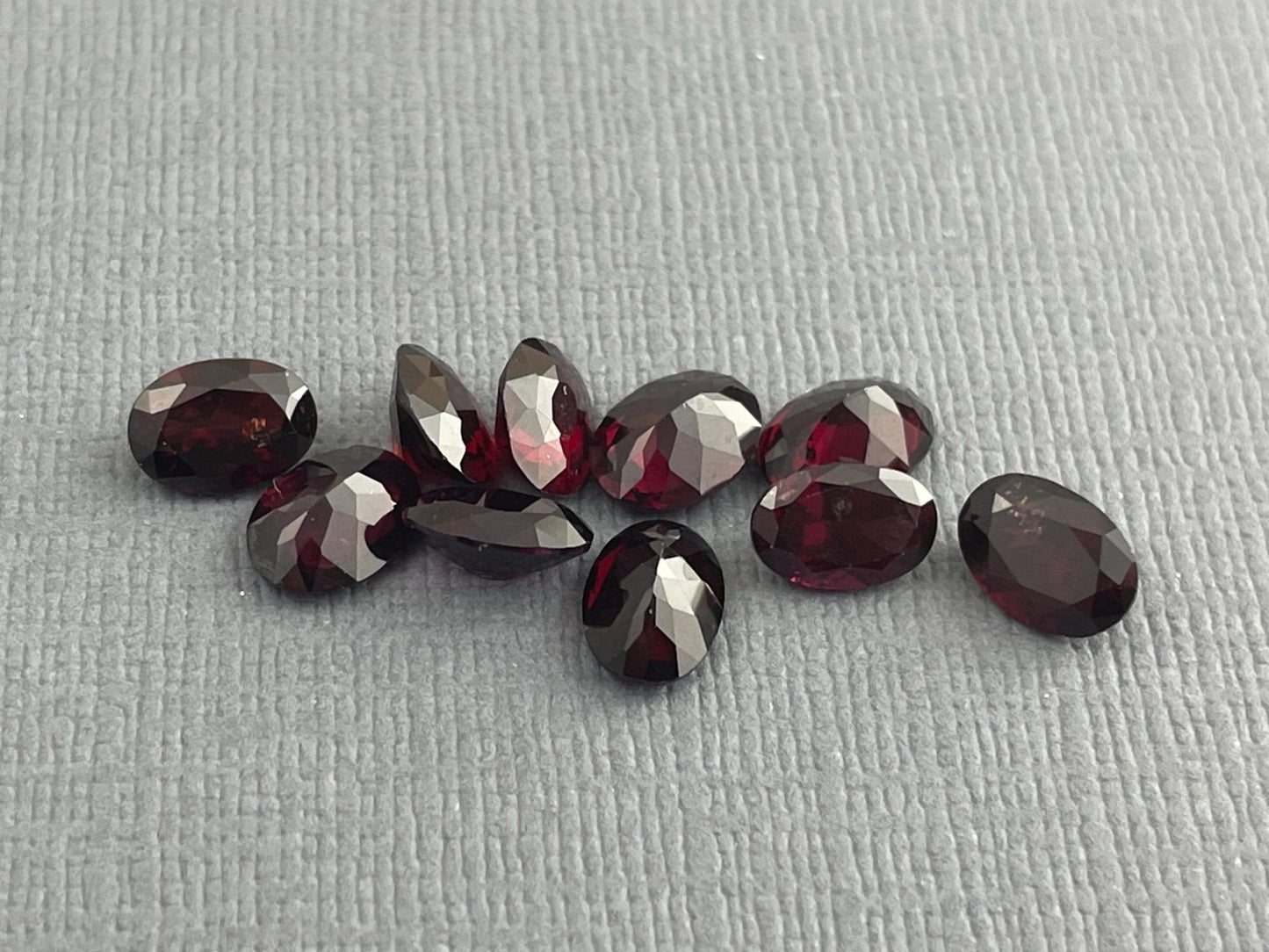 7x5 Arizona Anthill Chrome Pyrope Garnet | Mined in the USA | Arizona Gemstone - Gem Enthusiast