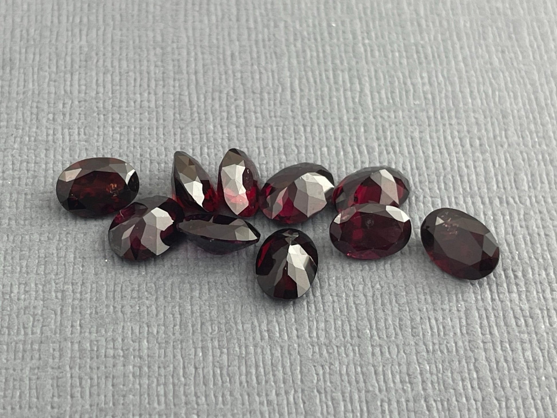 7x5 Arizona Anthill Chrome Pyrope Garnet | Mined in the USA | Arizona Gemstone - Gem Enthusiast