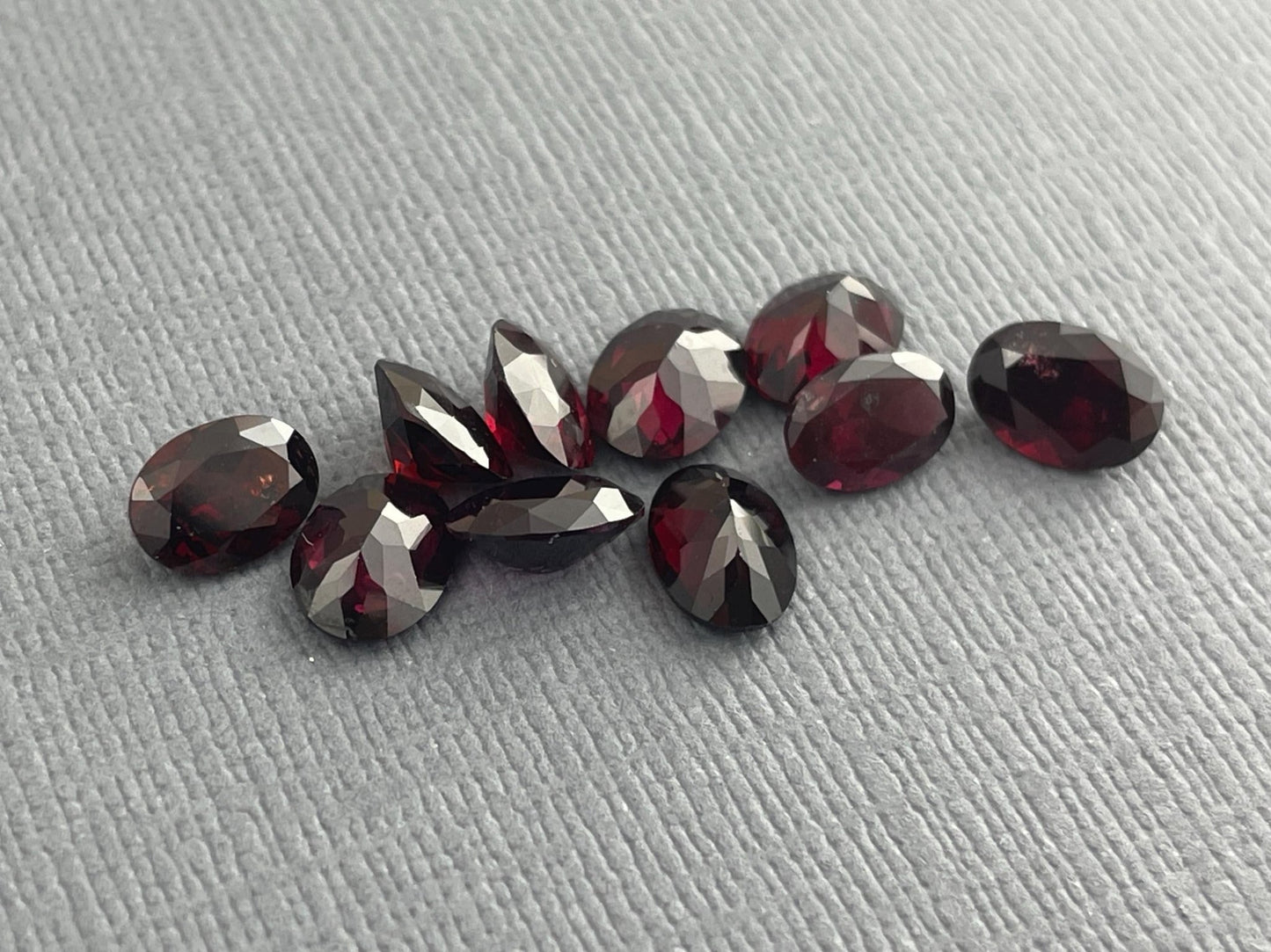 7x5 Arizona Anthill Chrome Pyrope Garnet | Mined in the USA | Arizona Gemstone - Gem Enthusiast
