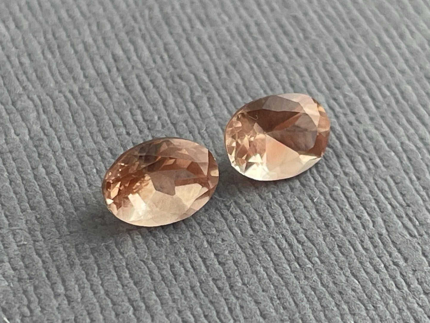 7x5 Oregon Sunstones Oval Pair | 1.69 carats | OSF195 - Oregon Sunstone - Gem Enthusiast