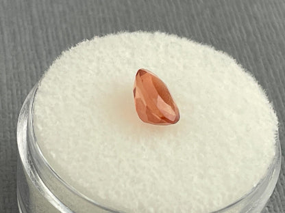 7x5 Red Oregon Sunstone Oval Faceted Gemstone | 1.02 carats | OSF181 - Oregon Sunstone - Gem Enthusiast