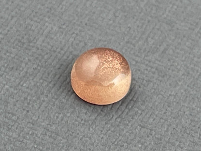 8mm Oregon Sunstone Round Cabochon | Natural American Gemstone | 2.16 cts | OSC224 - Oregon Sunstone - Gem Enthusiast