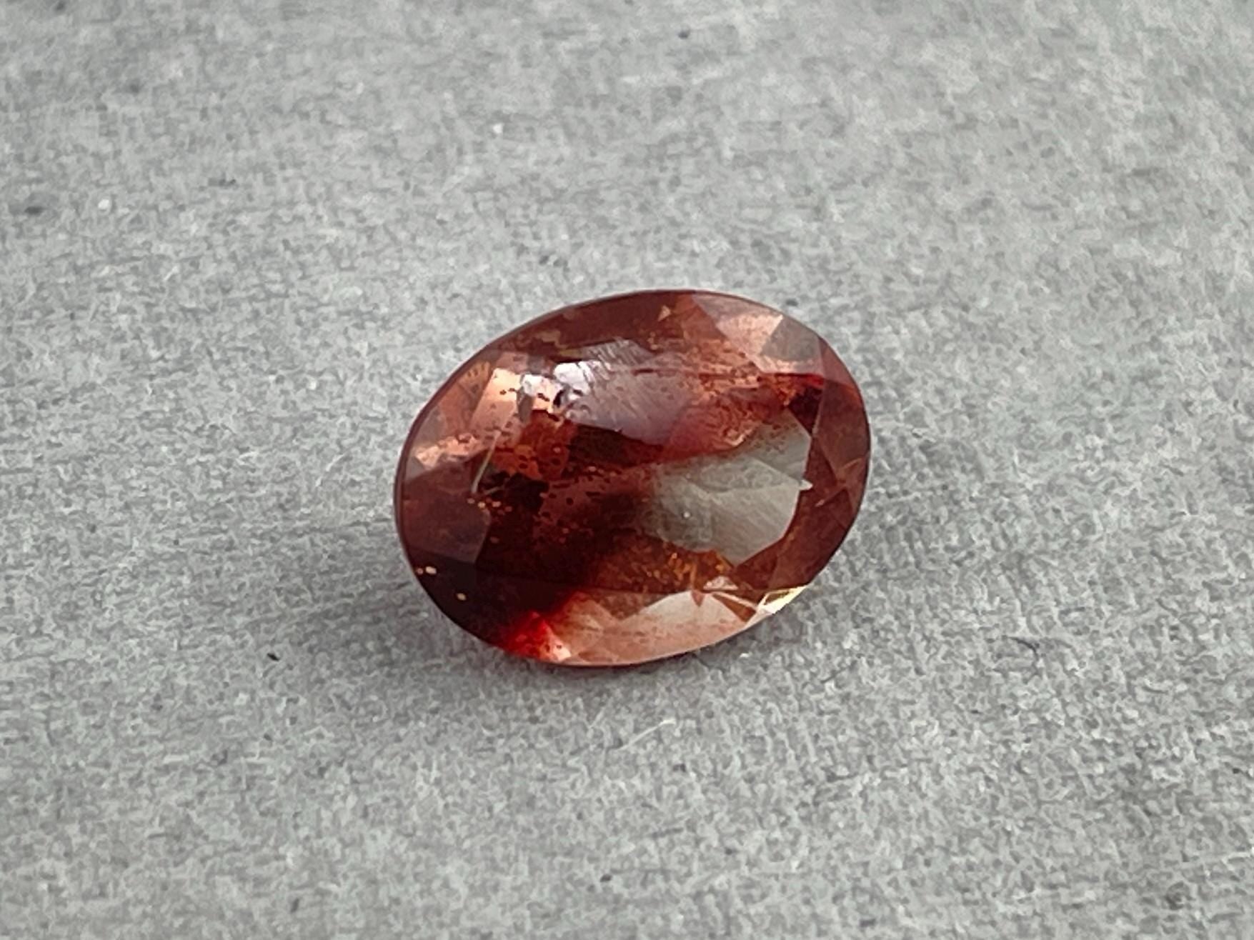 8x6 Oregon Sunstone Oval Faceted Gemstone | 1.27 carats | OSF211 - Oregon Sunstone - Gem Enthusiast