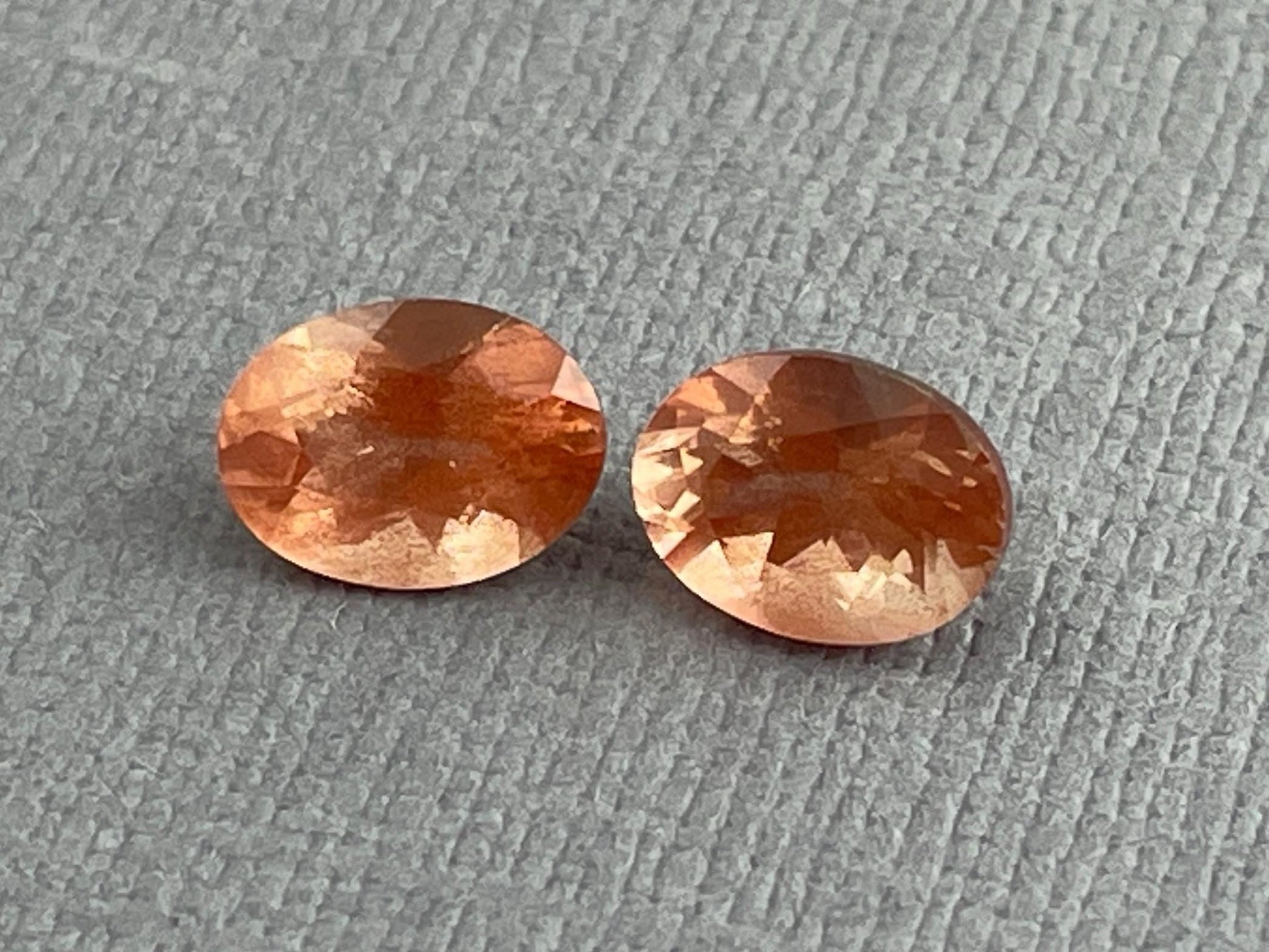 8x6 Oregon Sunstones Oval Pair with Schiller | 2.39 carats | OSF184 - Oregon Sunstone - Gem Enthusiast