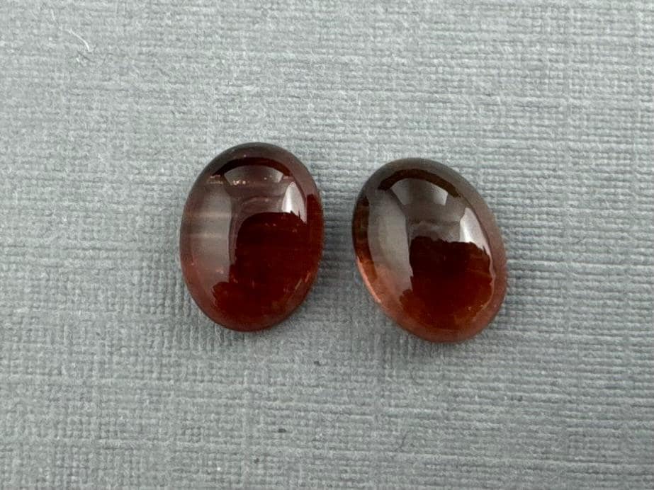8x6 Oregon Sunstones Pair | Dark Red Oval Cabochon Pair | OSC310 - Gem Enthusiast
