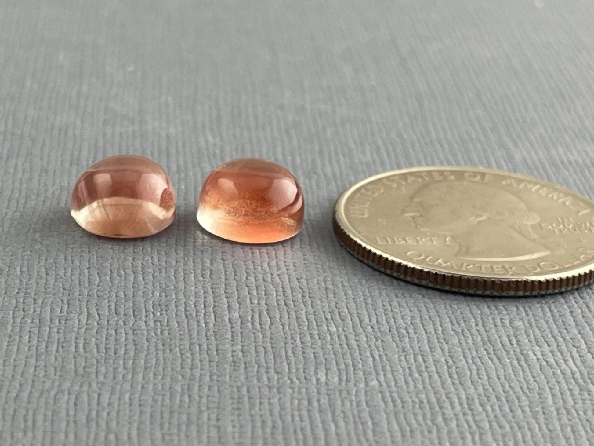 9mm Oregon Sunstones Round Cabochon Pair with Schiller | 7.2 carats | OSC263 - Oregon Sunstone - Gem Enthusiast