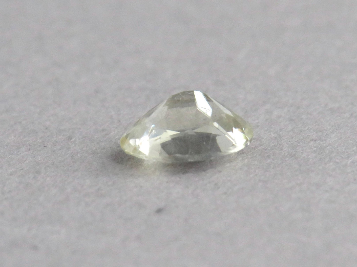 Alaska Labradorite Oval Faceted Gemstone | 7x5 | .4 carats - Gem Enthusiast