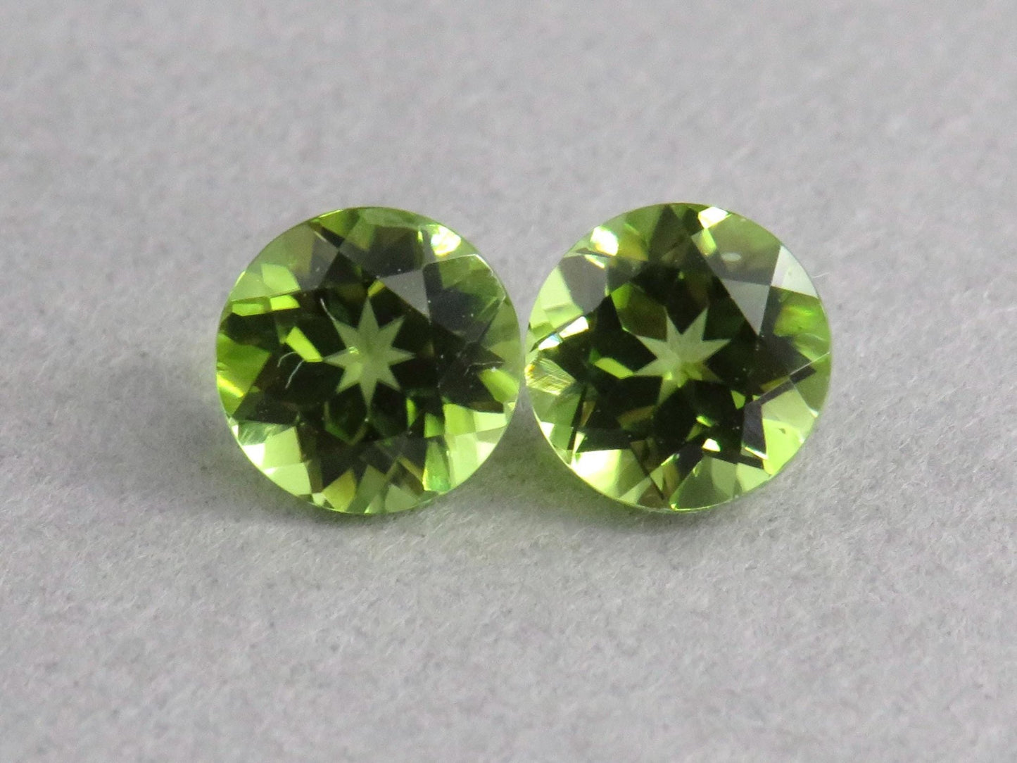 Arizona Peridot 5.5mm Round Pair | Round Natural Stone | PE213 - Gem Enthusiast