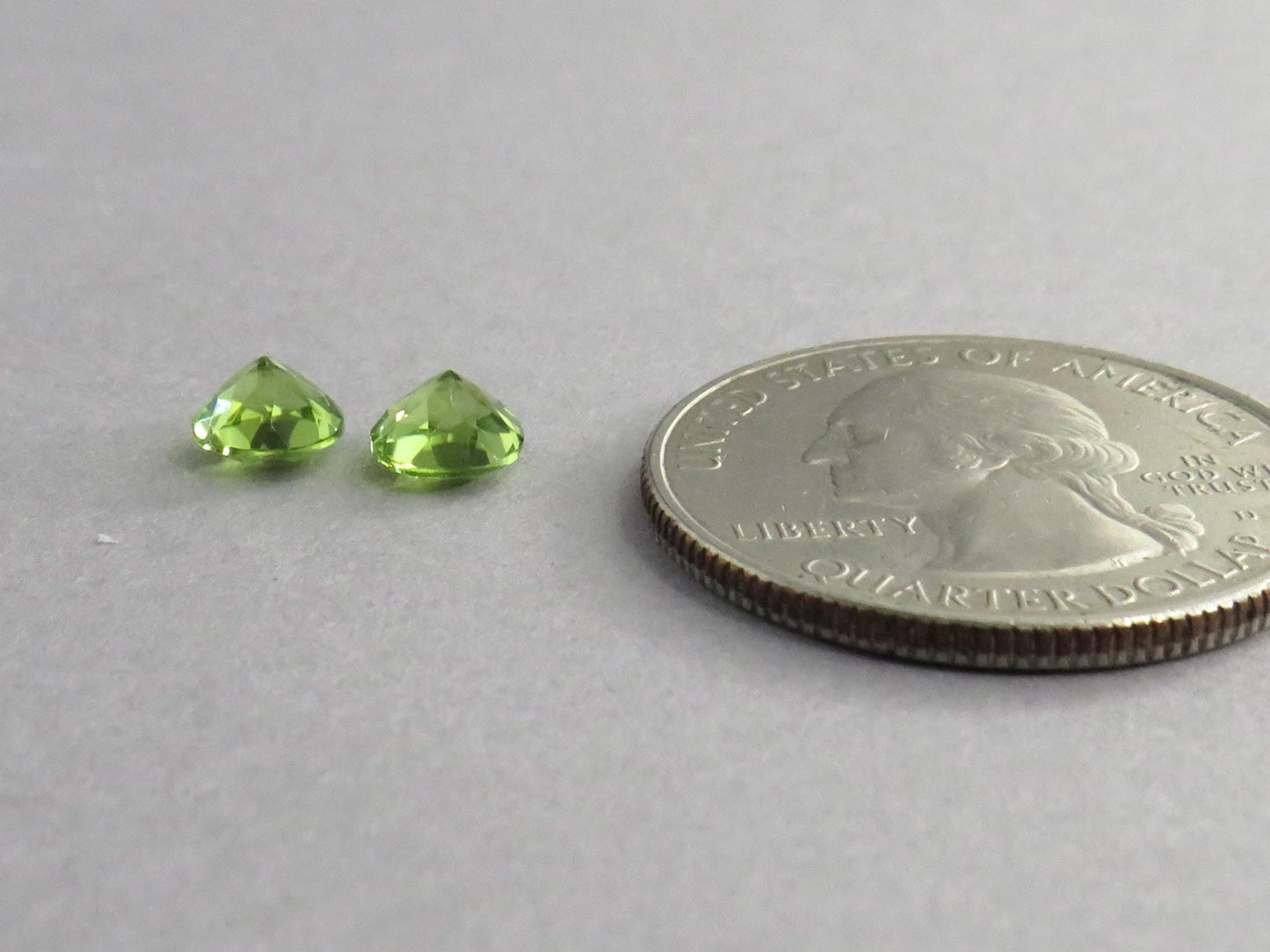 Arizona Peridot 5.5mm Round Pair | Round Natural Stone | PE213 - Gem Enthusiast