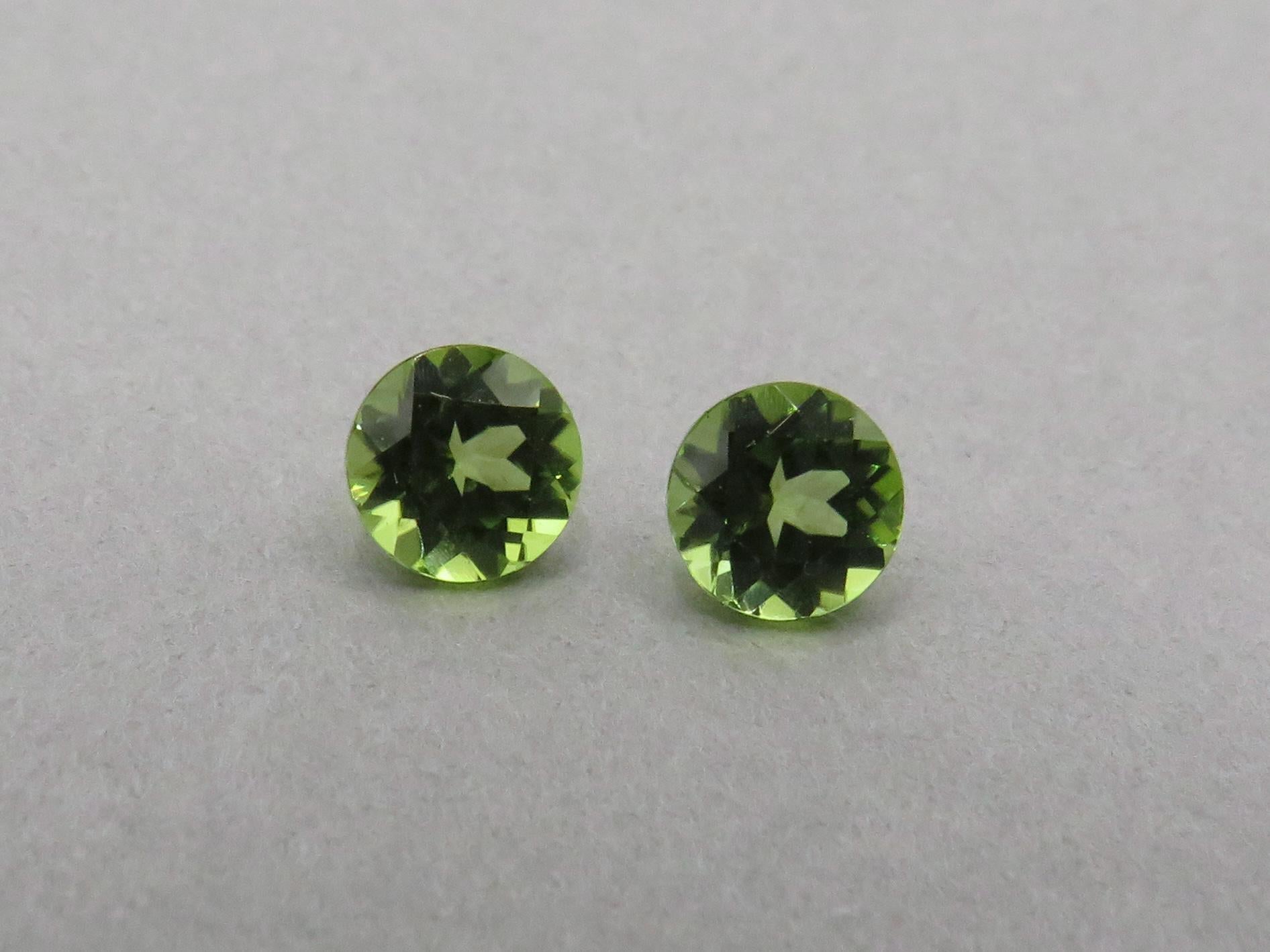 Arizona Peridot 5.5mm Round Pair | Round Natural Stone | PE217 - Gem Enthusiast