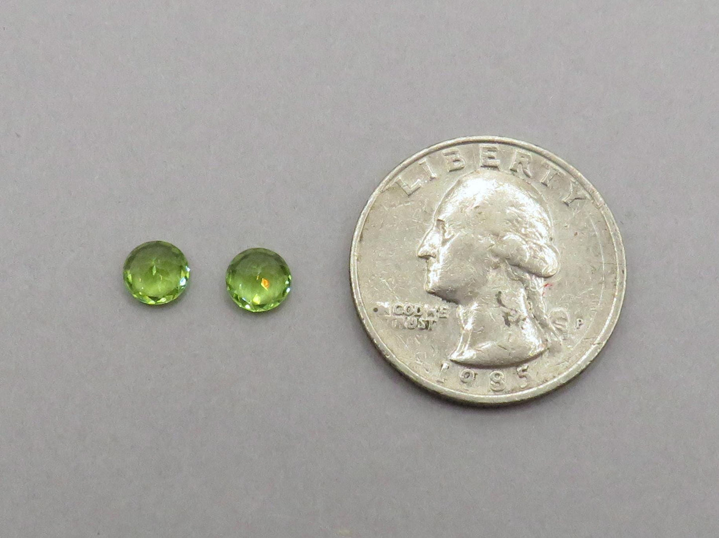 Arizona Peridot 5.5mm Round Pair | Round Natural Stone | PE217 - Gem Enthusiast
