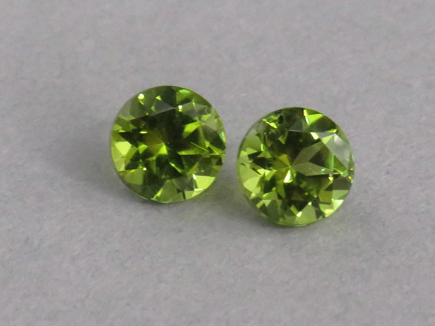 Arizona Peridot 6mm Round Pair | Round Natural Stone | PE212 - Gem Enthusiast