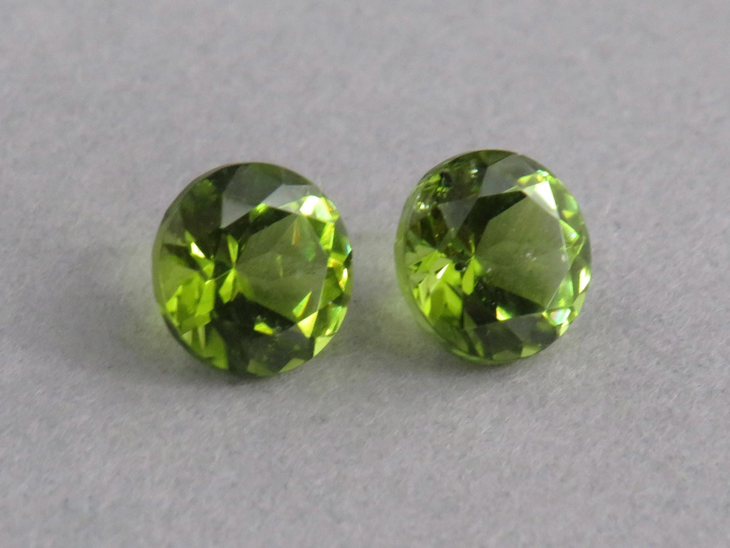 Arizona Peridot 6mm Round Pair | Round Natural Stone | PE212 - Gem Enthusiast