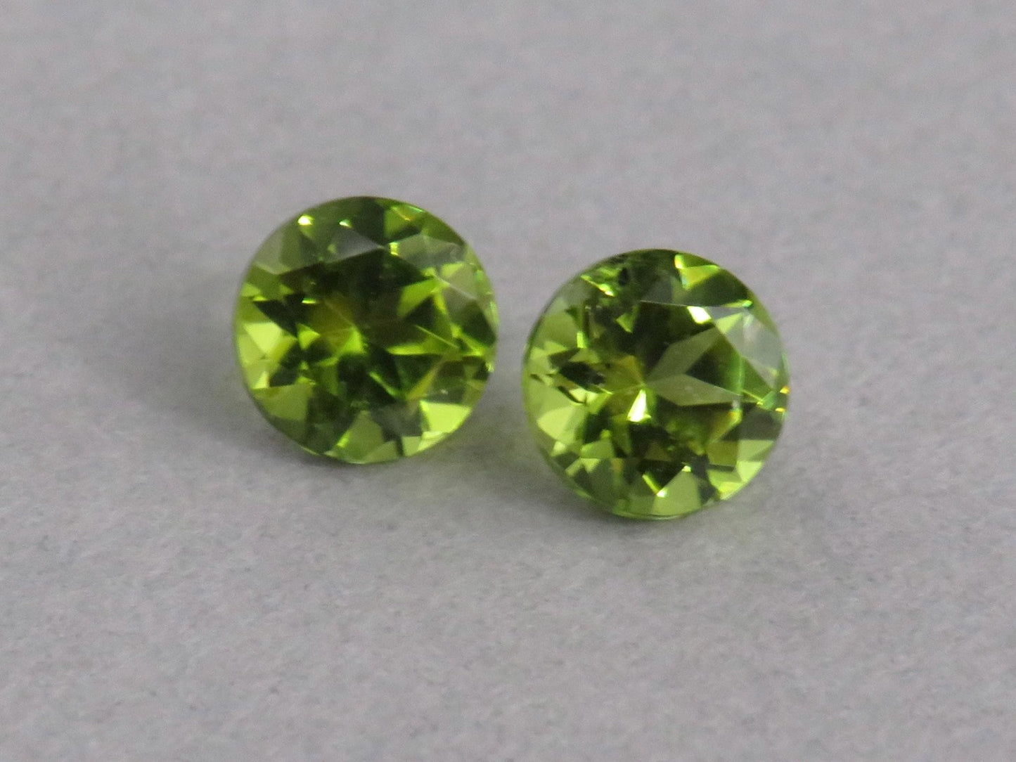 Arizona Peridot 6mm Round Pair | Round Natural Stone | PE212 - Gem Enthusiast