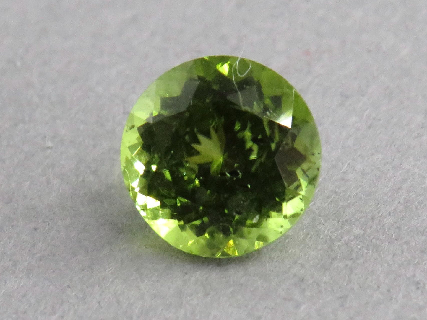 Arizona Peridot 7mm Round | Natural Stone with Mineral Inclusions | USA | PE215 - Gem Enthusiast