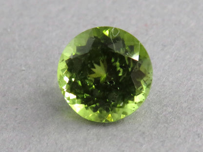 Arizona Peridot 7mm Round | Natural Stone with Mineral Inclusions | USA | PE215 - Gem Enthusiast