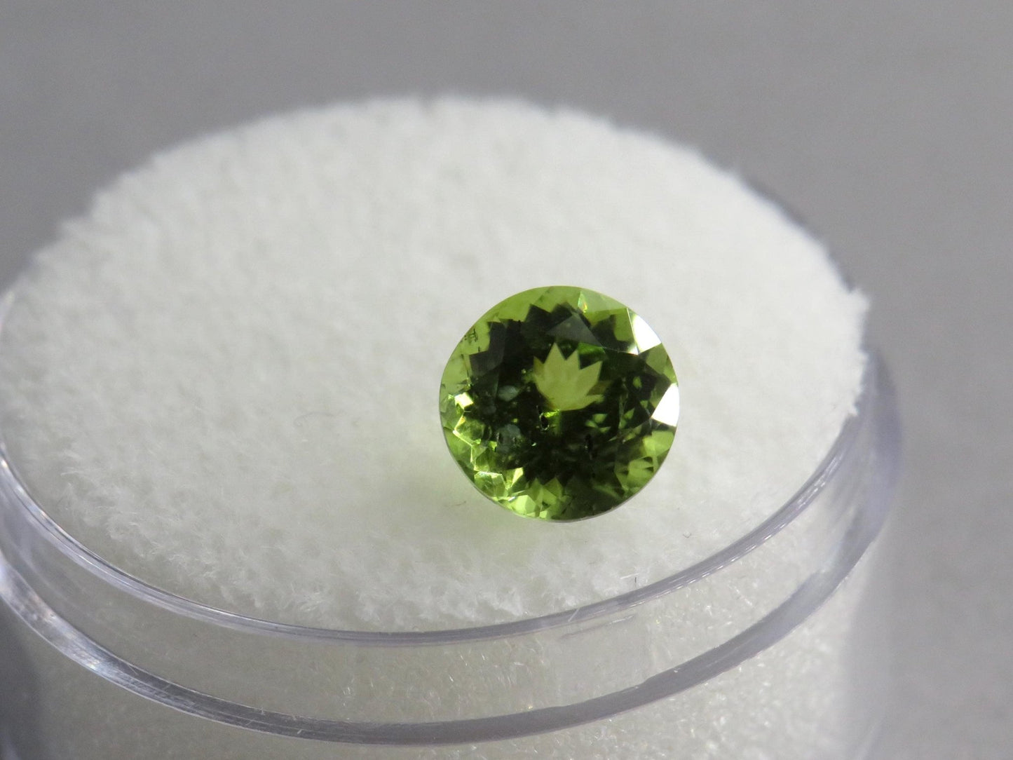 Arizona Peridot 7mm Round | Natural Stone with Mineral Inclusions | USA | PE215 - Gem Enthusiast