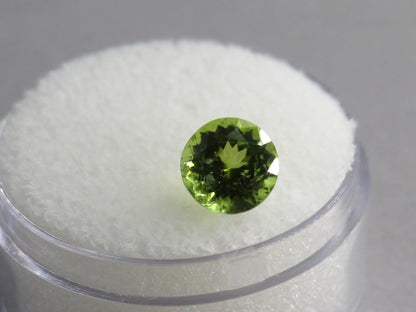 Arizona Peridot 7mm Round | Natural Stone with Mineral Inclusions | USA | PE215 - Gem Enthusiast
