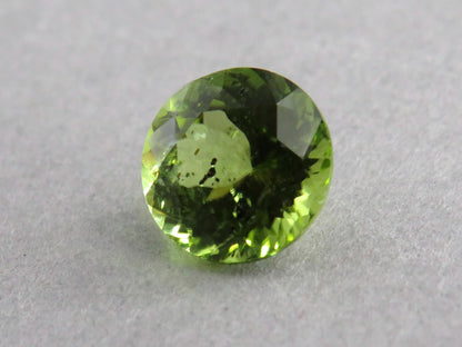 Arizona Peridot 7mm Round | Natural Stone with Mineral Inclusions | USA | PE215 - Gem Enthusiast