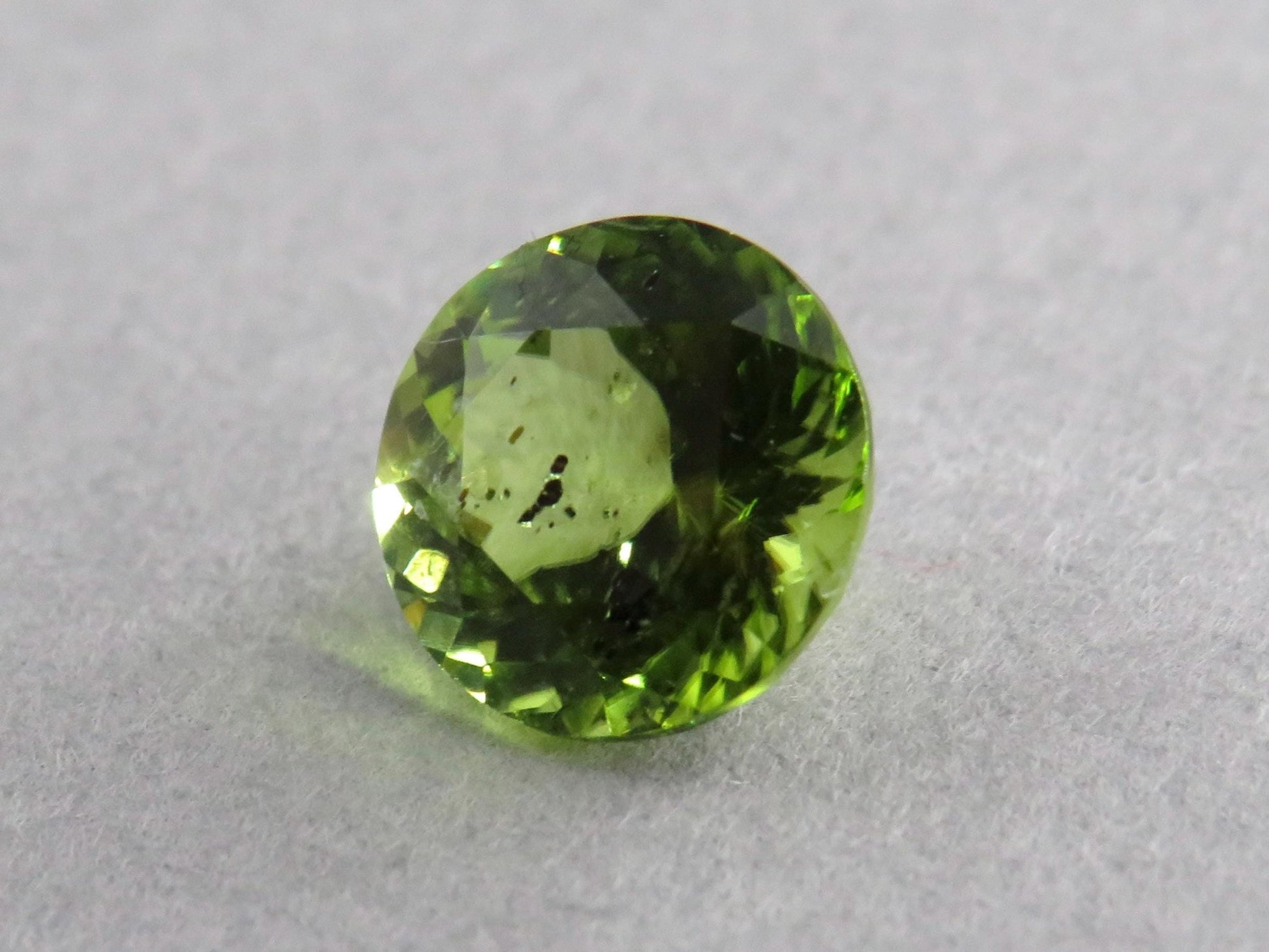 Arizona Peridot 7mm Round | Natural Stone with Mineral Inclusions | USA | PE215 - Gem Enthusiast