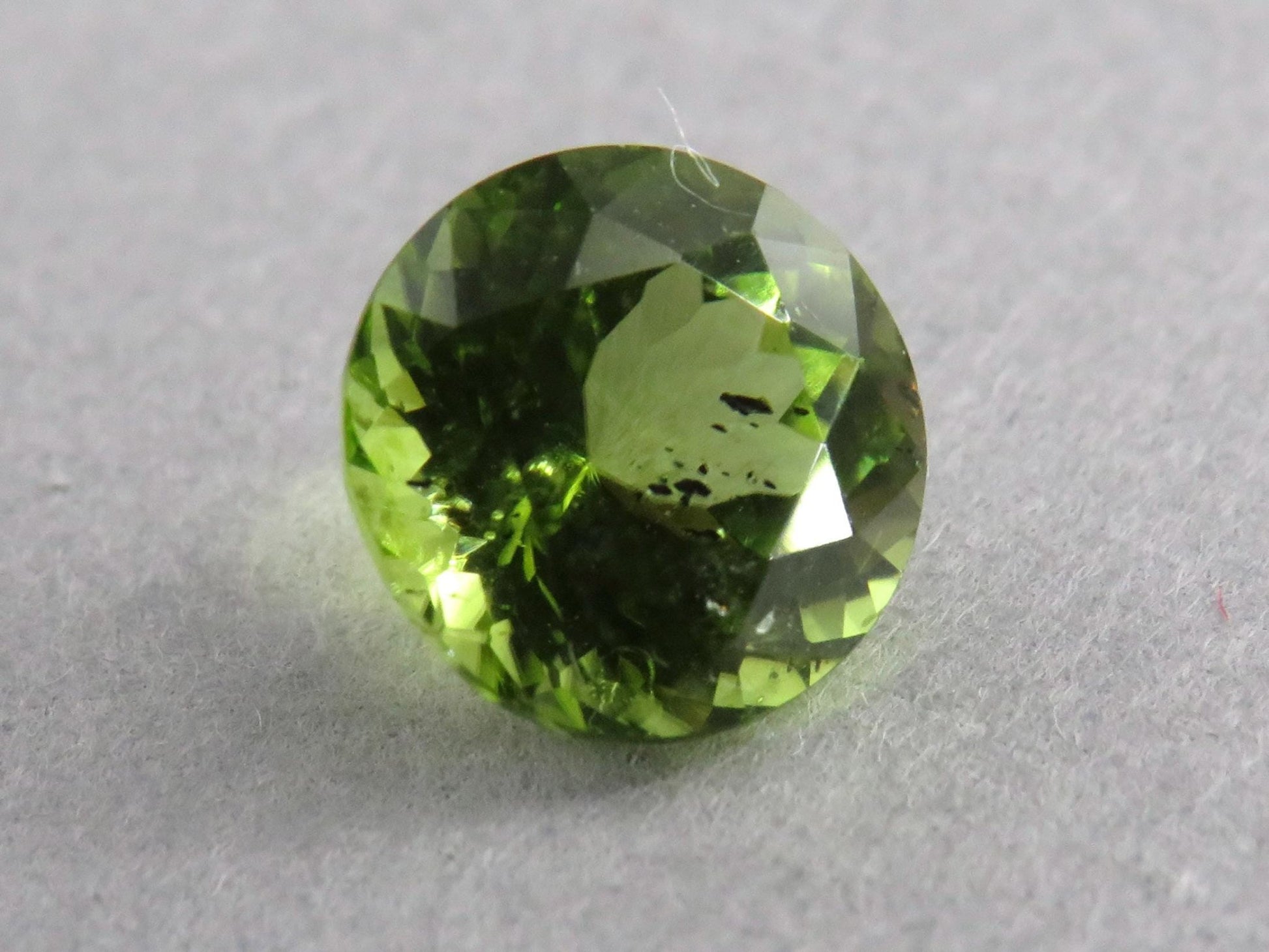 Arizona Peridot 7mm Round | Natural Stone with Mineral Inclusions | USA | PE215 - Gem Enthusiast
