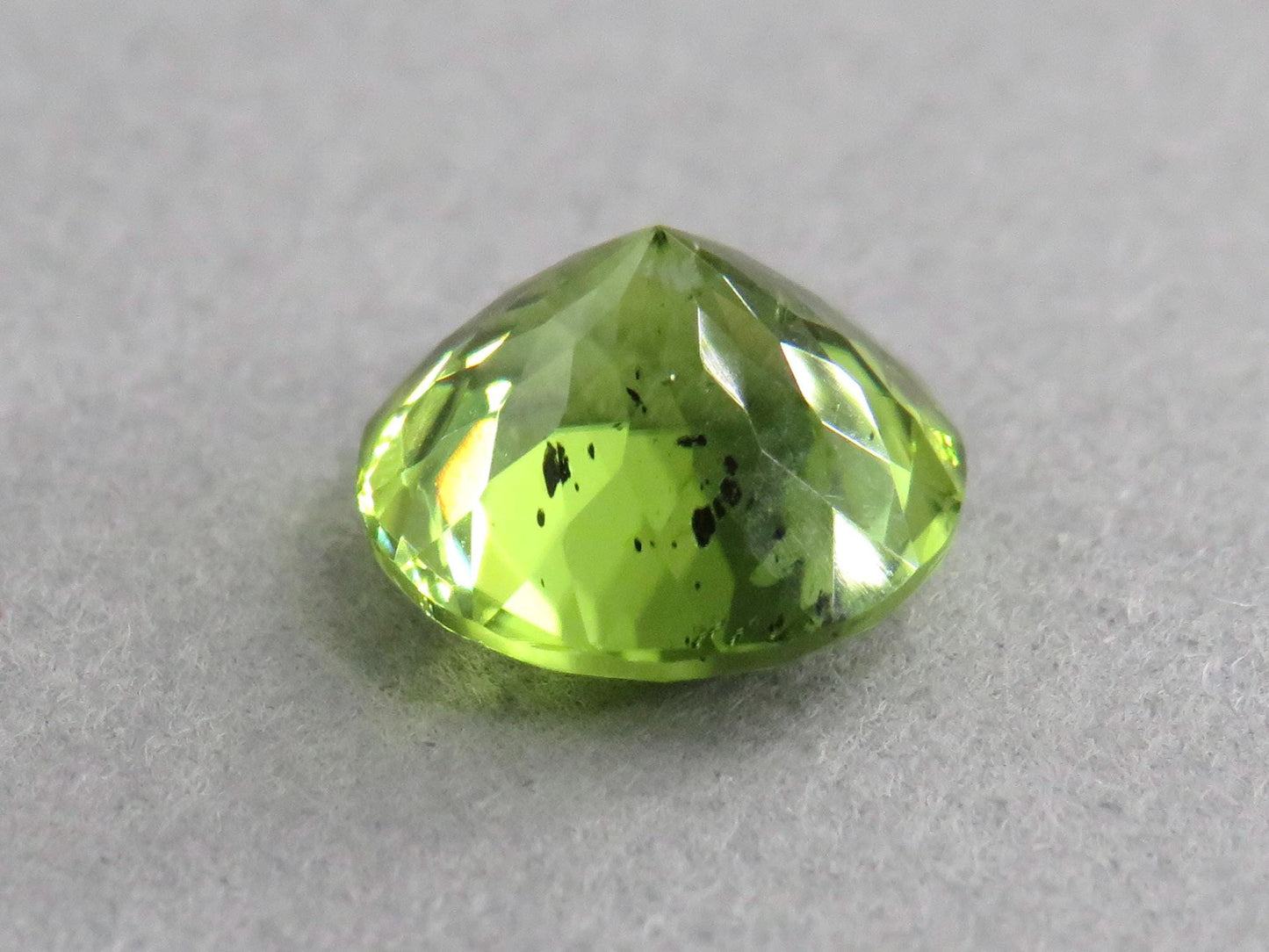Arizona Peridot 7mm Round | Natural Stone with Mineral Inclusions | USA | PE215 - Gem Enthusiast