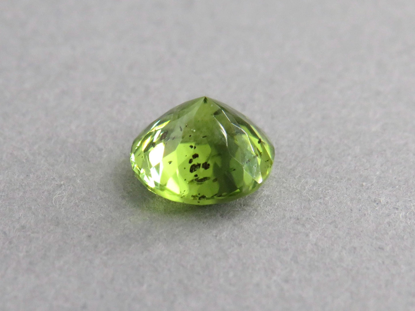 Arizona Peridot 7mm Round | Natural Stone with Mineral Inclusions | USA | PE215 - Gem Enthusiast