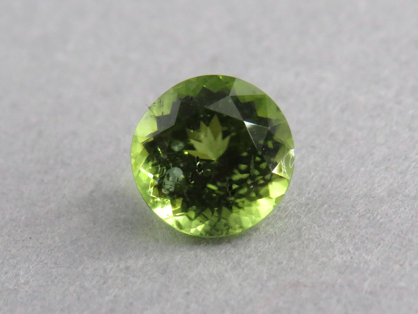 Arizona Peridot 7mm Round | Natural Stone with Mineral Inclusions | USA | PE215 - Gem Enthusiast