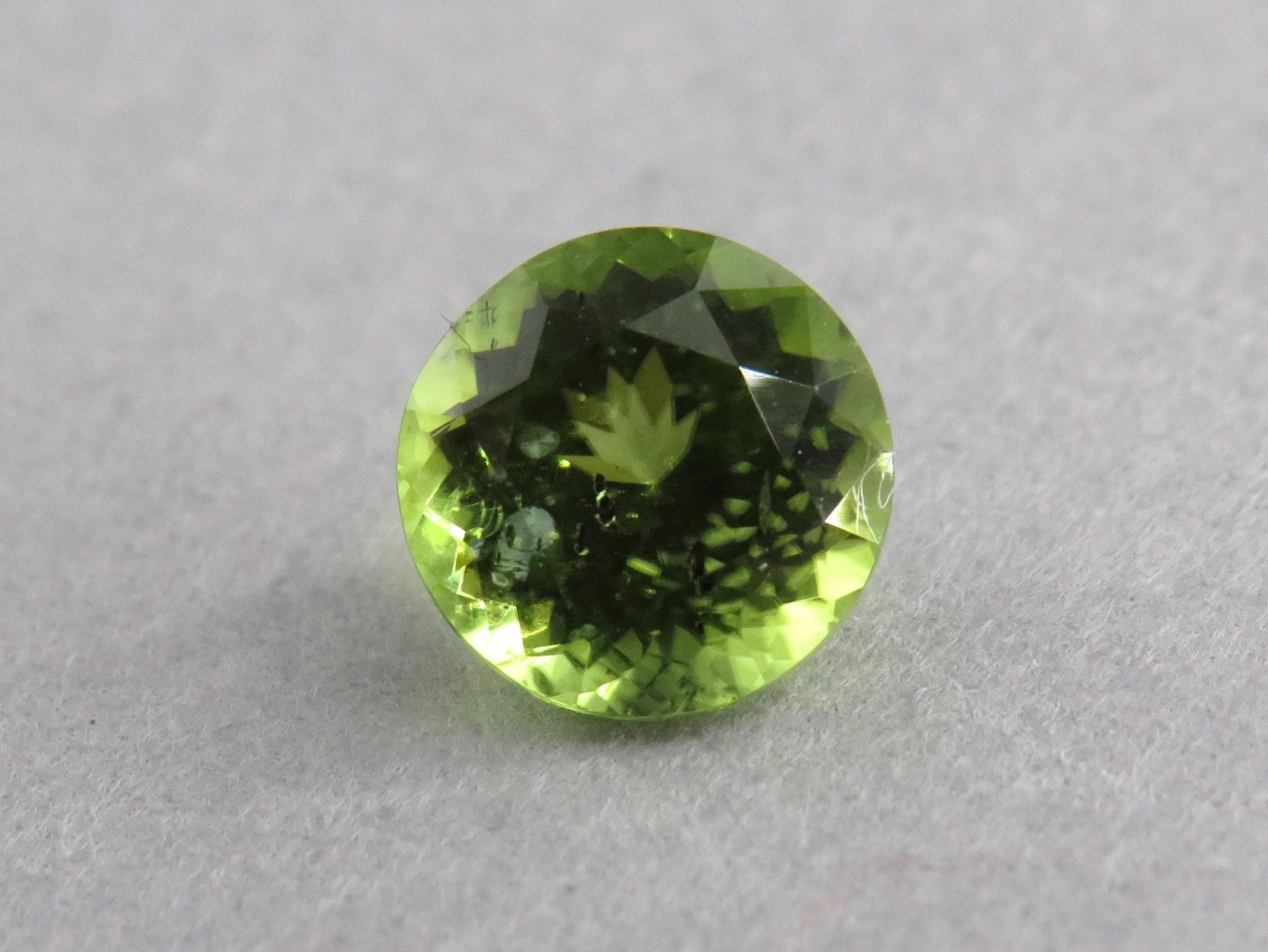 Arizona Peridot 7mm Round | Natural Stone with Mineral Inclusions | USA | PE215 - Gem Enthusiast