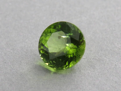 Arizona Peridot 7mm Round | Round Natural Stone | USA | PE216 - Gem Enthusiast