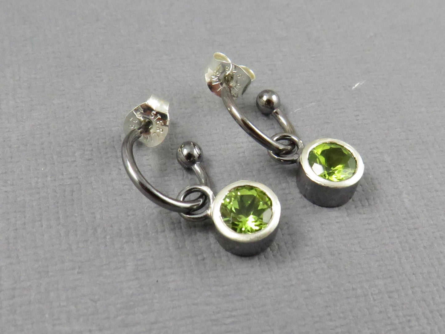 Arizona Peridot Hoop Earrings | Sterling Silver with Patina | Peridot | ER146 - Gem Enthusiast