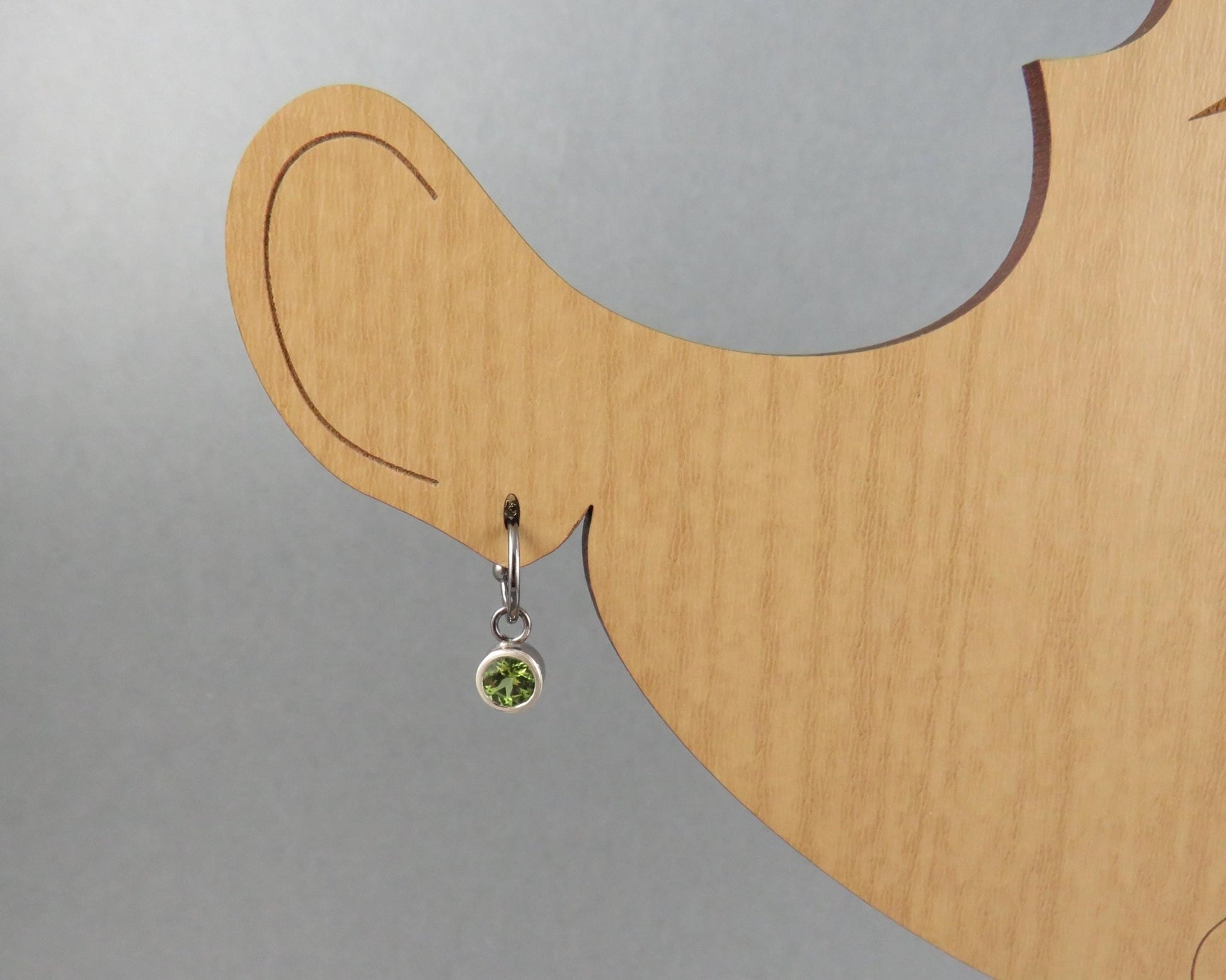 Arizona Peridot Hoop Earrings | Sterling Silver with Patina | Peridot | ER146 - Gem Enthusiast