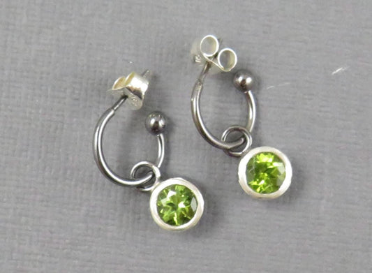 Arizona Peridot Hoop Earrings | Sterling Silver with Patina | Peridot | ER146 - Gem Enthusiast