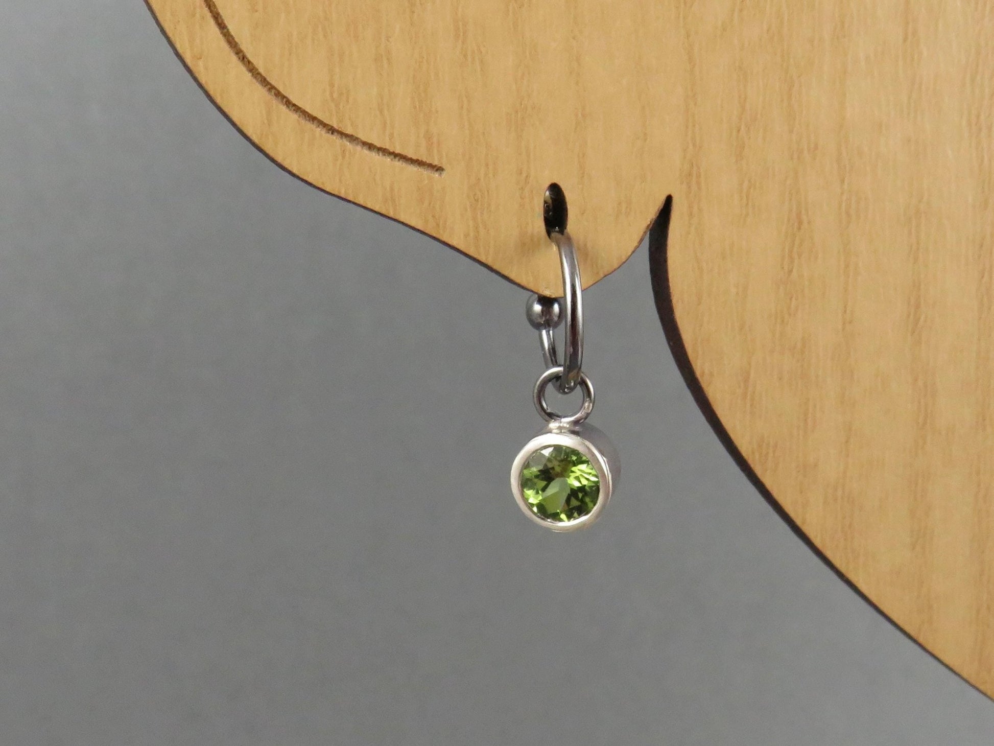 Arizona Peridot Hoop Earrings | Sterling Silver with Patina | Peridot | ER146 - Gem Enthusiast