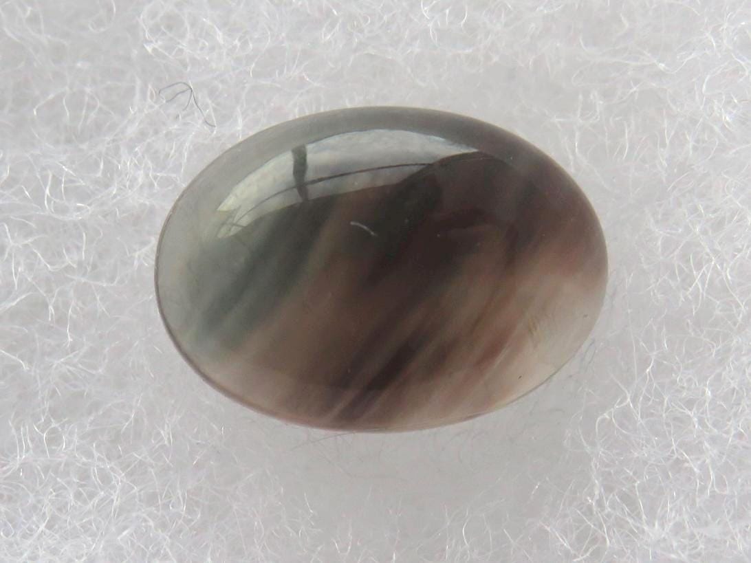 Bicolor Oregon Sunstone with Red and Green | 14x10mm Oval Cabochon | 6.14 carats | OSC338 - Gem Enthusiast