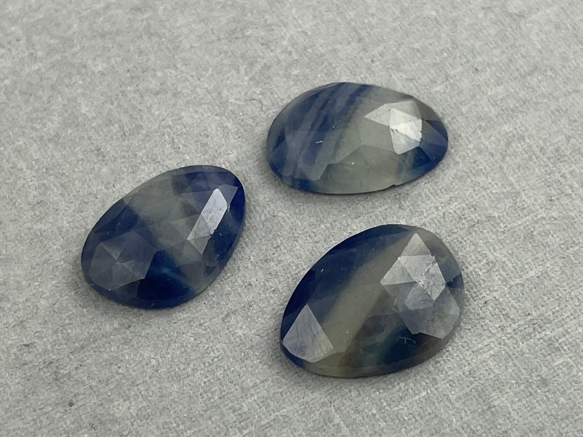 Bicolor Sapphire Rose Cut | Natural Loose Gemstones| 14.6 carats | SBC109 - Gem Enthusiast