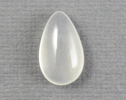 Chalcedony Cabochon Pear |12.4x7.7mm, 2.81ct | Kohama Japan | CA352 - Gem Enthusiast