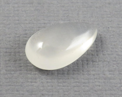 Chalcedony Cabochon Pear |12.4x7.7mm, 2.81ct | Kohama Japan | CA352 - Gem Enthusiast