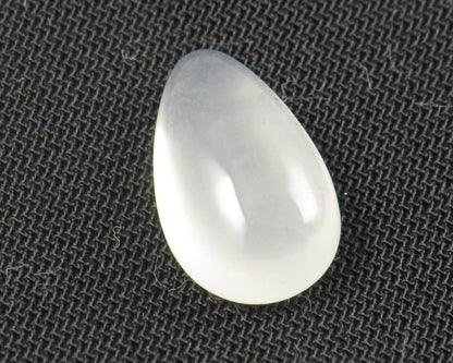 Chalcedony Cabochon Pear |12.4x7.7mm, 2.81ct | Kohama Japan | CA352 - Gem Enthusiast